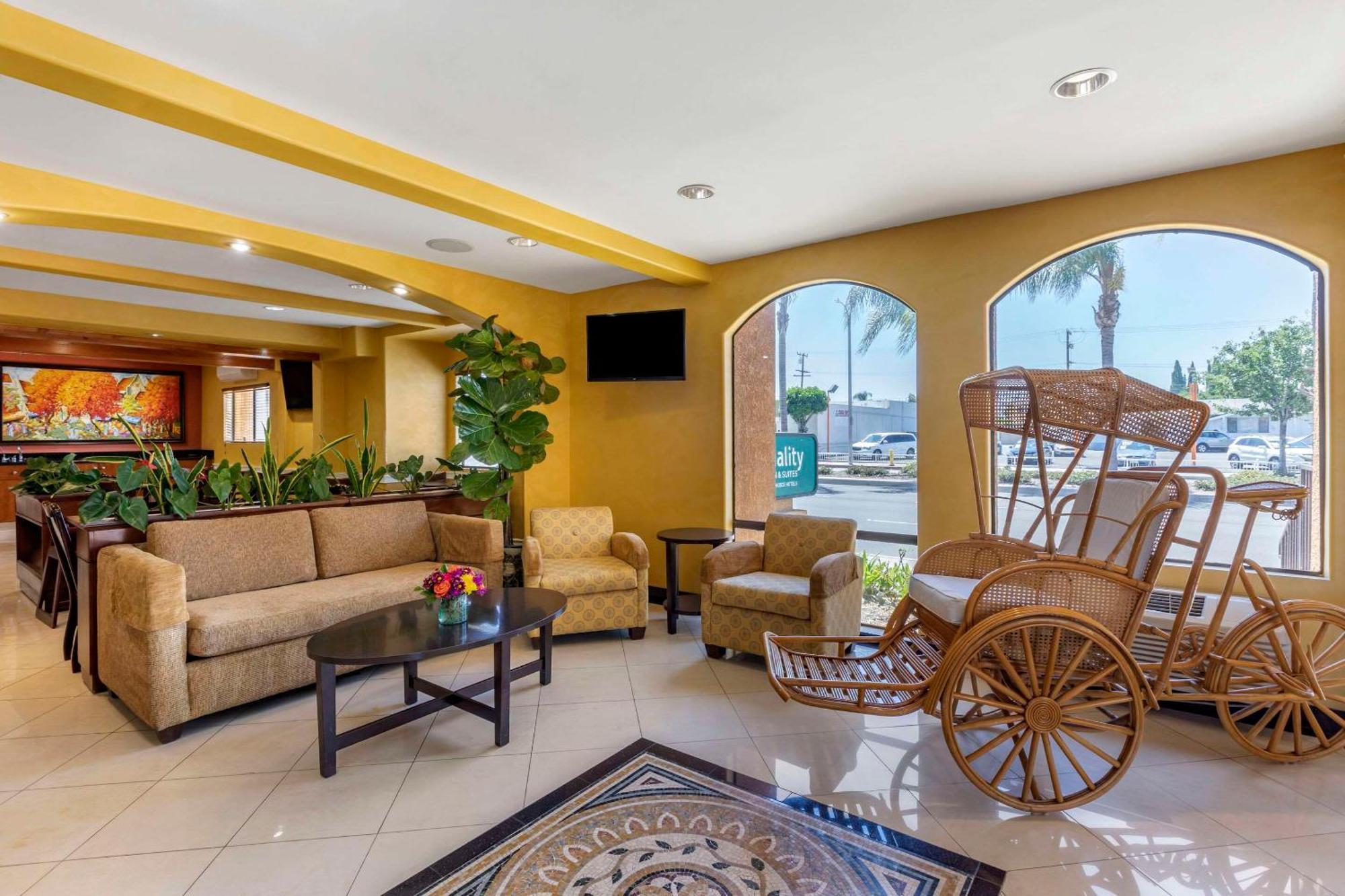 Quality Inn & Suites Westminster Seal Beach Exterior foto